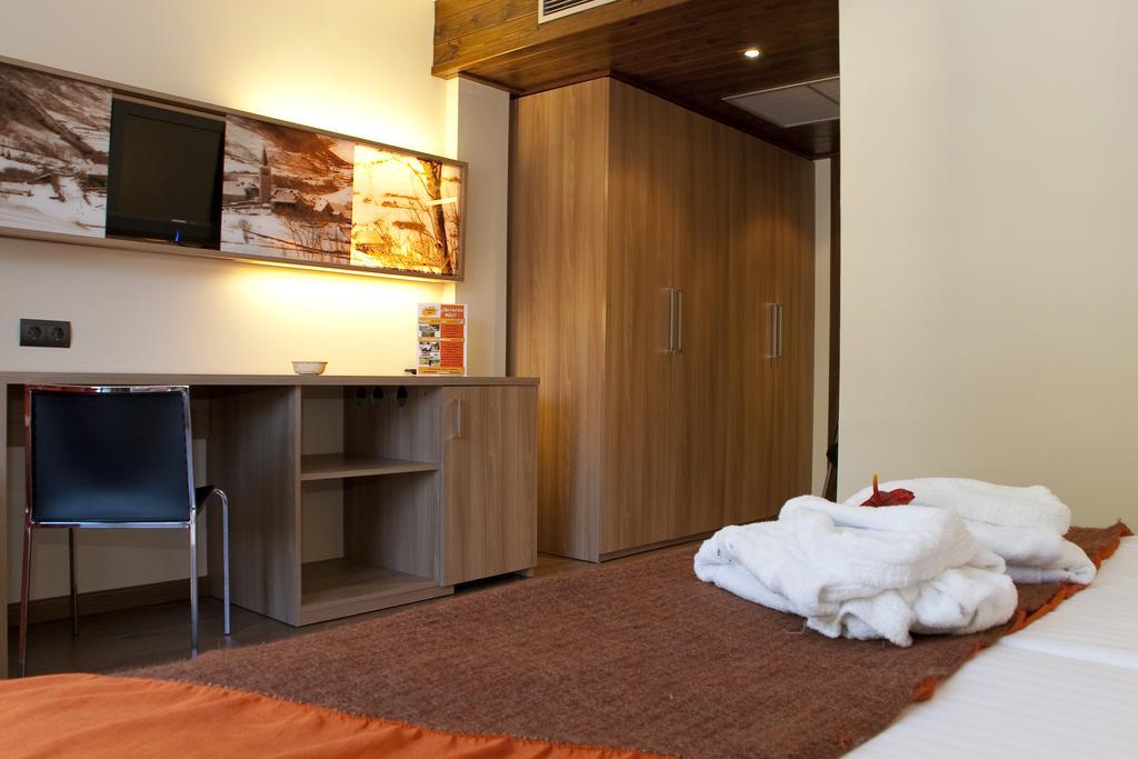 Nubahotel Vielha Phòng bức ảnh