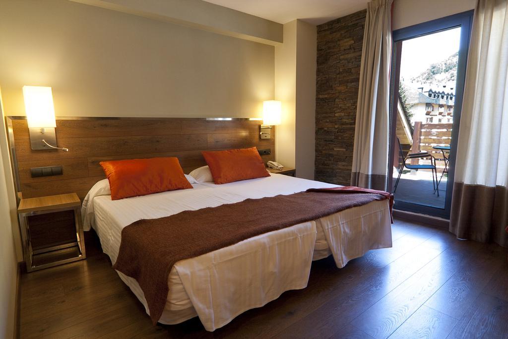Nubahotel Vielha Phòng bức ảnh