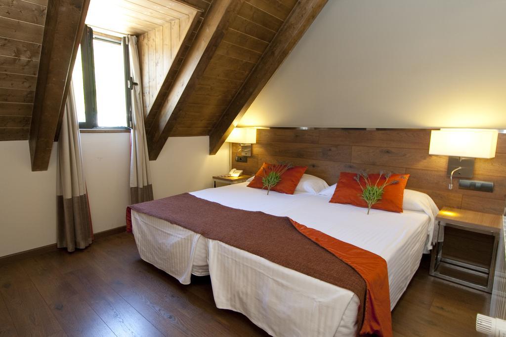 Nubahotel Vielha Phòng bức ảnh