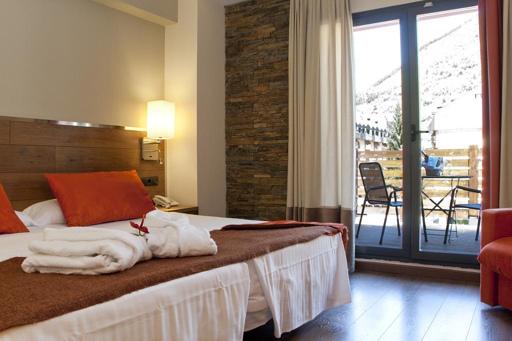 Nubahotel Vielha Phòng bức ảnh