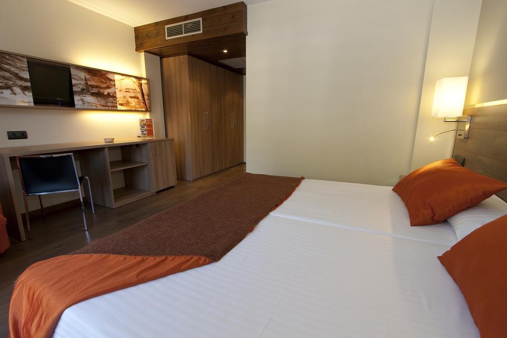 Nubahotel Vielha Phòng bức ảnh