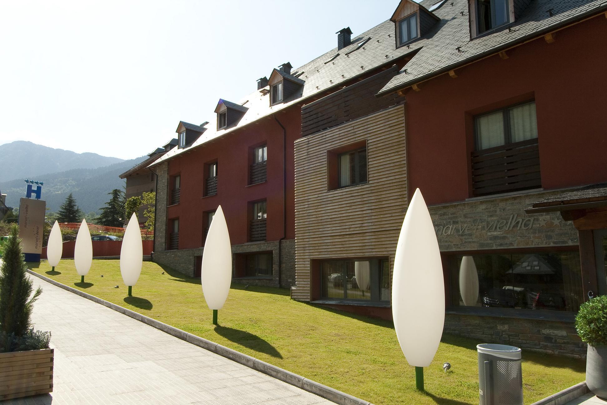 Nubahotel Vielha Ngoại thất bức ảnh